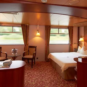 https://knm-ms-switzerland-ii-dusseldorf.topcolognehotels.com